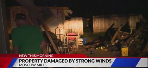 Strong winds damage homes around Moscow Mills
